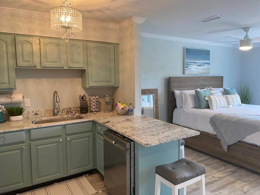 Destin Bliss! Your Dream Studio Condo On Holiday Isle! Экстерьер фото